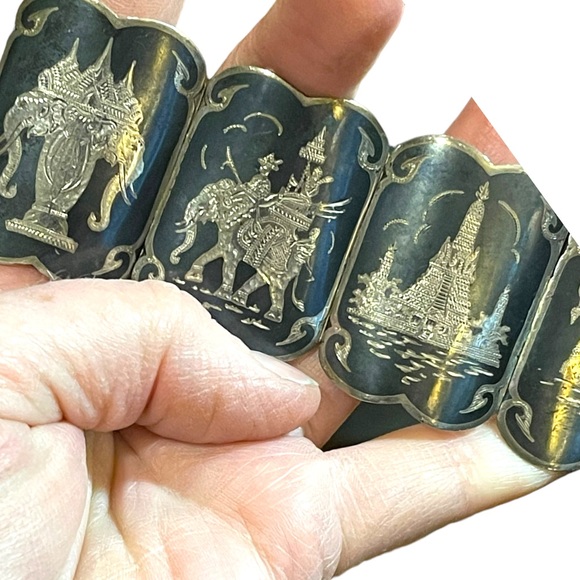 Antique Sterling silver Siam Etched black wnamel symbols Thai bangle bracelet - Picture 3 of 12